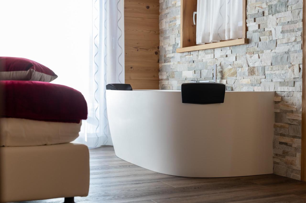 Chalet Imbosc'Che - 5 Beautiful Rooms In Charming B&B Λιβίνιο Εξωτερικό φωτογραφία